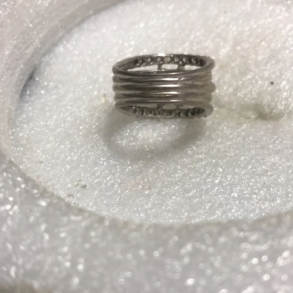 Rhinestone ring - Picture 3 of 4